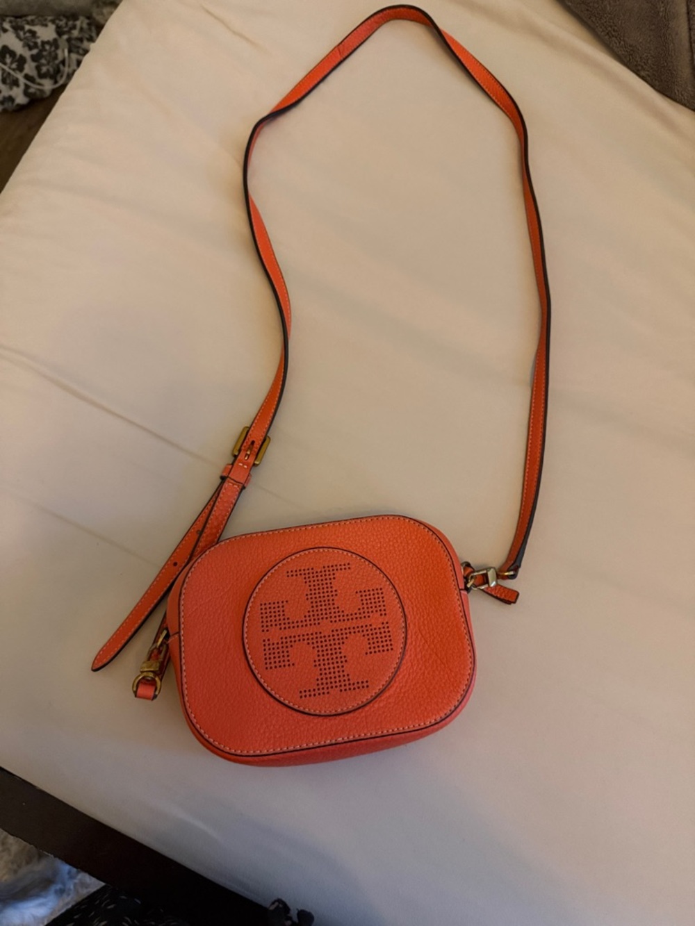 Tory Burch Red Leather Crossbody Camera Bag - Picture 3 of 4